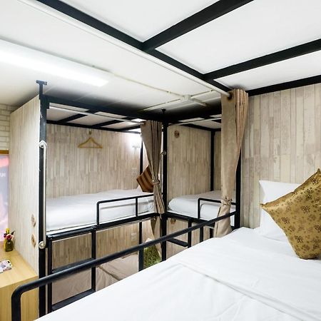 Hostel At Thonglor Bangkok Exterior foto