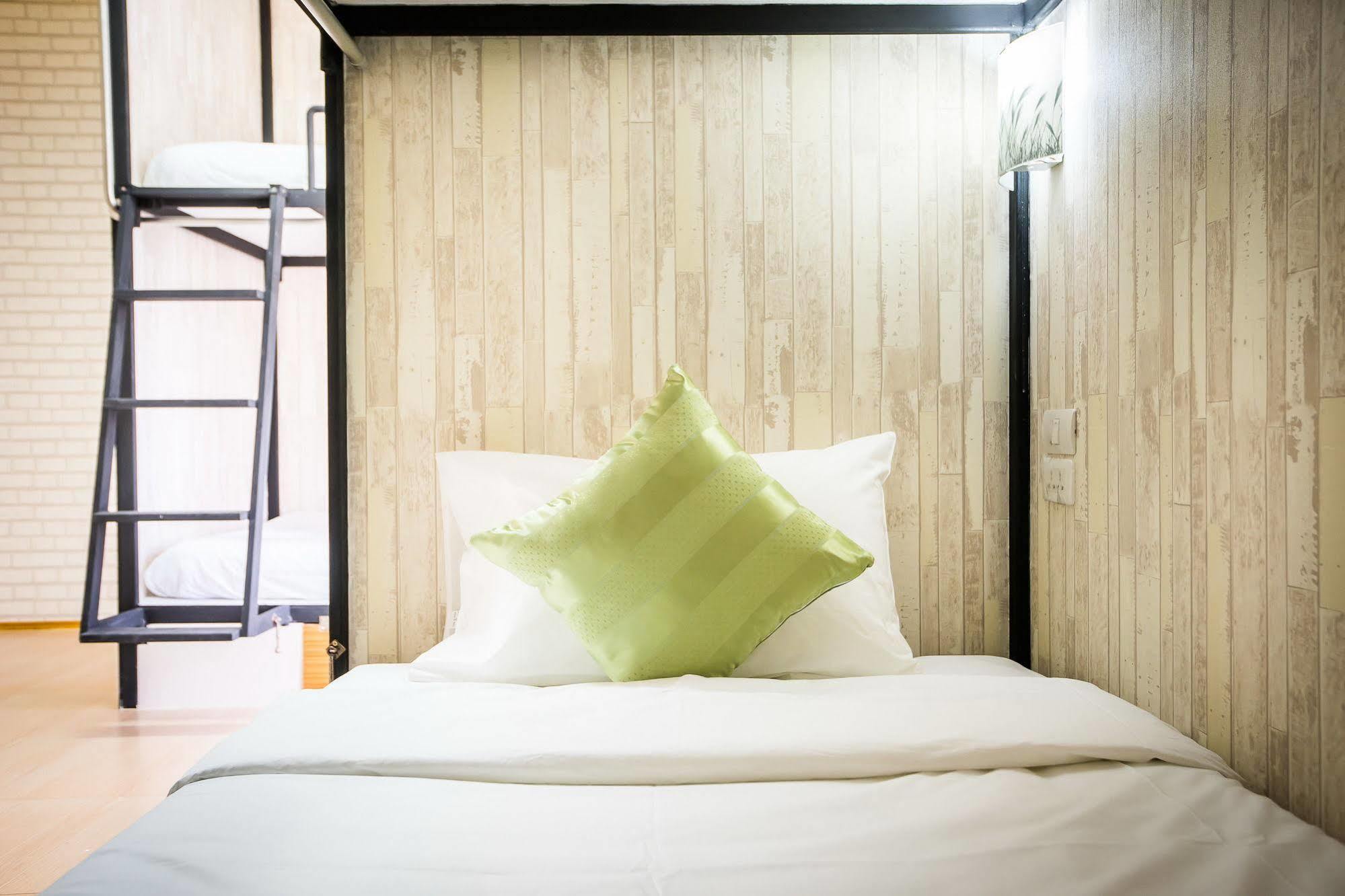 Hostel At Thonglor Bangkok Exterior foto