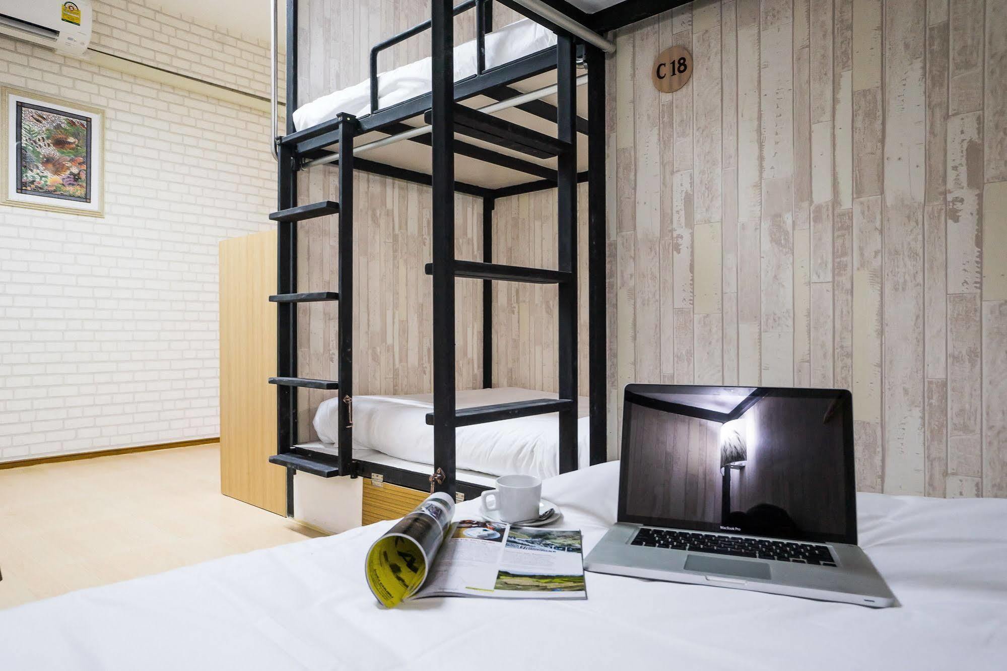 Hostel At Thonglor Bangkok Exterior foto